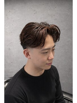 ワンワンオー バーバーショップ 長浜店(@110 BARBER SHOP) 【トレンド感＆色気】を強調するアンニュイなモテスタイル