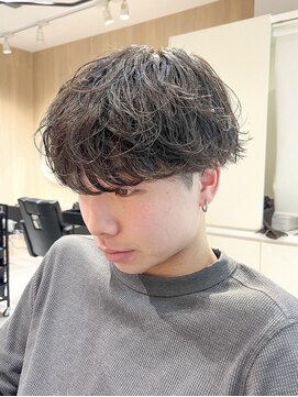 レボ 片町店(Revo) シャドウパーマ