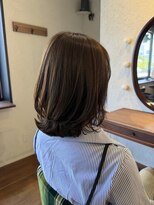 エルサフィロ キタハマ(el zafiro kitahama)&nbsp;20×30×40代×透明感×髪質改善×外ハネ×アッシュベージュ