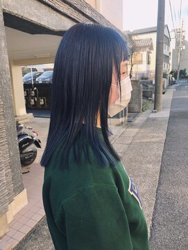 リント(lint) ブルーブラックとパツっとミディ