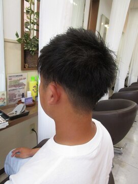 コアフィールフィス(COIFFURE fils) 《見附 今町》メンズ ツーブロック 刈り上げ アップバング