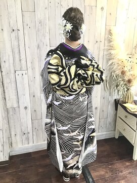 ヘアースペース ムーン(Hair Space MOON) お祝い事でのヘアーセットと振袖の着付け