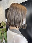 切りっぱなしボブ / くすみベージュブラウン