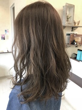 アンビシャス(ambitious) 外国人風ベージュ系カラー