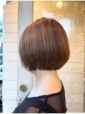 ミルクチョコレートセンターパート丸みショートボブ骨格矯正40代