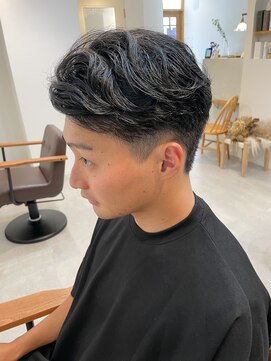 テム(TeM) 軽めの質感◇センターパート