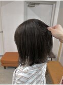 オリーブグレージュ