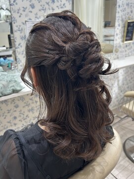 サクララ(Sakura la) ハーフアップ/個性派ハーフアップ/参列ヘア/お呼ばれヘア/結婚式