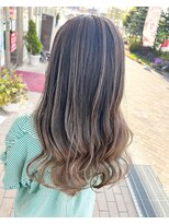 ヴェール(Veil)&nbsp;＠大人バレイヤージュハイライトグレージュ白髪ぼかし白髪生かし