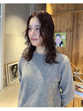 ヴァンダンジュ(Vendange) ミディアムの顔まわりレイヤーパーマ