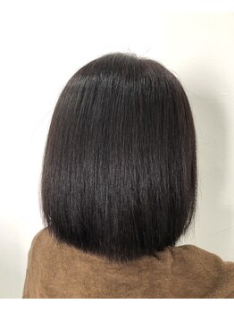 色髪の写真/【広畑/駐車場有】女性スタイリストのみ在籍◇相談しにくいことも気兼ねなくお話しいただける雰囲気が魅力!