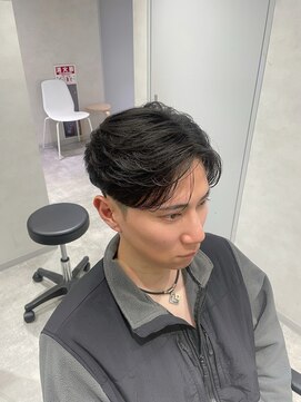 キートス(Kiitos) 【大阪/梅田/毛流れセンターパート】牛尾 剛