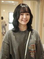 エミイ 鎌倉(eMii.)&nbsp;ハッシュカットゆるふわボブダークブルー髪質改善ヨシンモリ