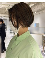 ラベスト キョウト(LOVEST)&nbsp;暗めオリーブカラーの河原町ショートボブ