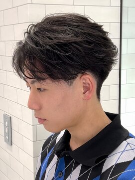 オーシャントーキョーセンダイ(OCEAN TOKYO SENDAI) ニュアンスパーマセンターパート刈り上げツーブロックショート