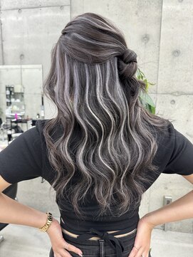 ディーエヌエー バイ エゴル(DiNA by ENGOL) ハイライト/コントラストハイライト/ホワイトシルバー/栄美容院