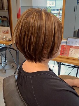 ヘアーカッティングガーデン ジャック モアザン 梅田店 ボブ/ショートボブ/ハイライト/20代/30代/大人女性/白髪ぼかし