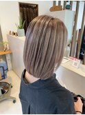 ハイライト×ミディアムボブ