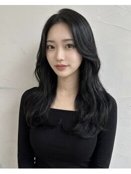 ウニカ デ ビエモン(UN1CA de BIEMON)の写真/【攻めナチュラル】ナチュラルとエッジを巧みなバランスで表現する1ランク上の上品で上質なデザインカラー