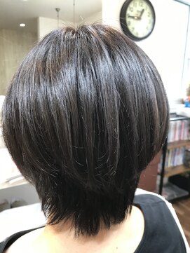 ヘア デザイン 虹いろのはさみ ふんわりショート