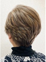 黄ぐまくん美容室 ショートレイヤー