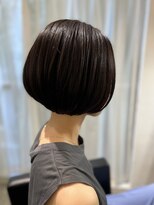 ツムグ 代官山店(TUMUGU) 小顔ショートボブ丸みショート×パープルブラック白髪ぼかし