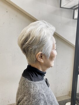 ハルキ ミナト ジャパン オオサカ(HARUKI MINATO japan OSAKA) 40代50代60代ナチュラルくびれボブ毛先パーマ艶感グレイヘア