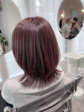 ストレータ バイ マリオ(Strata by mario) 〈宮本〉ピンクブラウンハイライト×くびれボブ