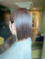 ミスグランディーヴィラス(Miss Grandee VILLAS) ラベンダーアッシュ切りっぱなしボブ前下がりボブショートボブ