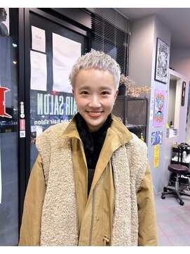 ダニーコウベ(Danny kobe) ホワイトブロンド