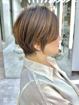 ビューブルー 亀戸錦糸町(VIEW BLUE) 美髪シアーカラーピンクブラウンショートカット切りっぱなしボブ