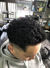 クルーズ(CREW‘S) 極道パーマ×フェードカット