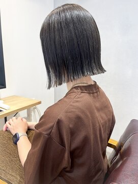 エミス バイ メルト 吉祥寺(emis by melt) 【吉田江梨】切りっぱなしボブ暗めカラーオリーブグレージュ前髪