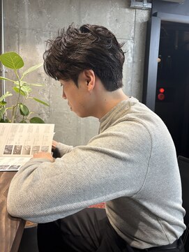 オルカ(ORCA) フェザーパーマ/ダウンパーマ/センターパート/fade/baber