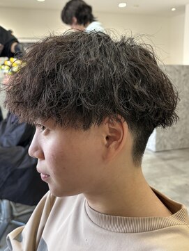 レボ 神宮寺店(Revo) 細かく。強く。ツイストスパイラルパーマ