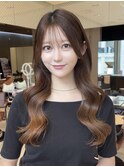 顔周りレイヤー×透明感カラー×巻き髪映え×顔まわりレイヤー
