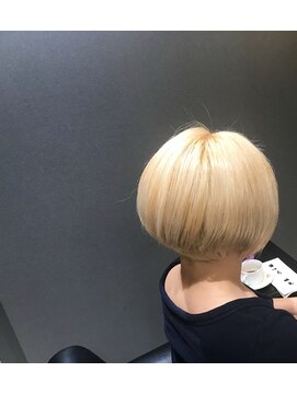 アイディー ヘアメイク(iDhair&make) 前下がりショート