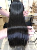 美髪を叶える艶髪美容師、吉野の【髪質改善グロスストレート】