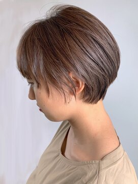 アイティー バイ アルバム 浦和店(IT by ALBUM) ベージュショートボブ_オリーブカラーハイライトカラー_ba243091