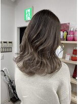 ジゼル(gisele)&nbsp;(稲毛)波巻きソフトバレイヤージュ　アースカラー