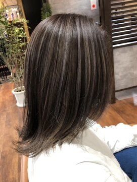 リィリ バイ ロダット 横浜(rili by LODAT) コントラストハイライト【rili横浜】