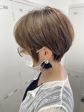 アッシュ 下北沢店(Ash) ピアスも似合う耳掛けショートボブ