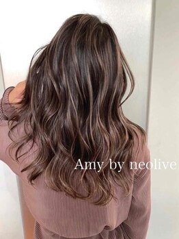 エイミーバイネオリーブ(amy by neolive)の写真/ナチュラル～コントラストを付けたデザインまでお任せ♪白髪ぼかしハイライト/柔らかな質感の白髪染めも☆