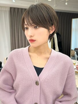 アンド ストーリーズ(&STORIES) 前髪あり耳掛け丸みくびれ大人ショートボブ20代30代40代50代*