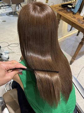 トリア(the tria) 【seito】新宿/レイヤーカット/透明感カラー／グレージュ