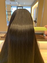 エリア初！【酸性オイルストレート】地毛のように柔らかく扱いやすい質感のストレートヘアを実現します