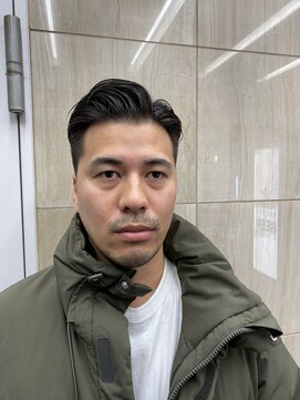 フランクスバーバーザスタンド(Frank’s barber the stand) サーフカール/スパイキーショート/ブルーブラック/飯田橋E