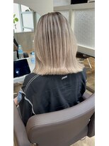 フォート(FORT)&nbsp;ケアブリーチダブルカラー　インナーカラー　ホワイト