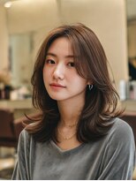 ラファンジュ ヘアー クレオ(Rohange hair Creo)&nbsp;くびれミディ ひし形 外ハネミディアム オリーブグレージュ