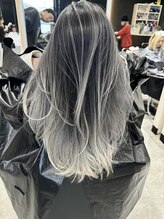 《口コミ4.8★》髪質改善◎透明感ハイトーン×デザインカラーで叶える★今旬H褒められスタイル10選★